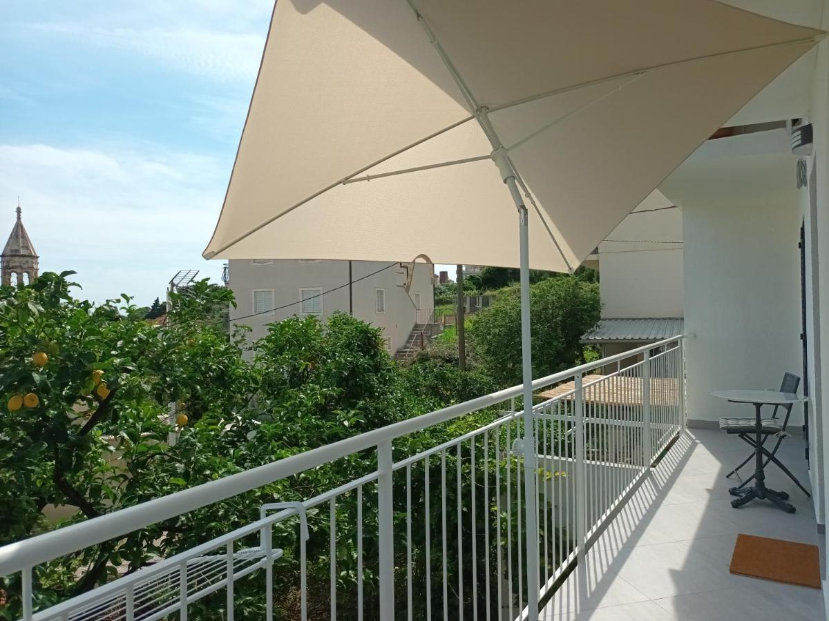 Jesliving Hvar - 2 Bedroom Elegant Apartment With Sea View In Historic Center Of Hvar Town Exterior foto