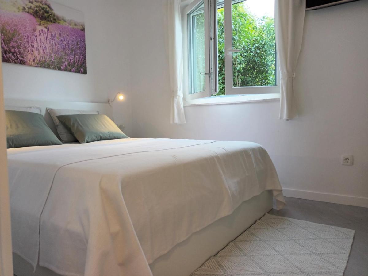 Jesliving Hvar - 2 Bedroom Elegant Apartment With Sea View In Historic Center Of Hvar Town Exterior foto