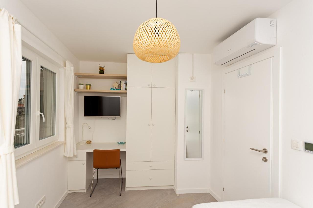 Jesliving Hvar - 2 Bedroom Elegant Apartment With Sea View In Historic Center Of Hvar Town Exterior foto